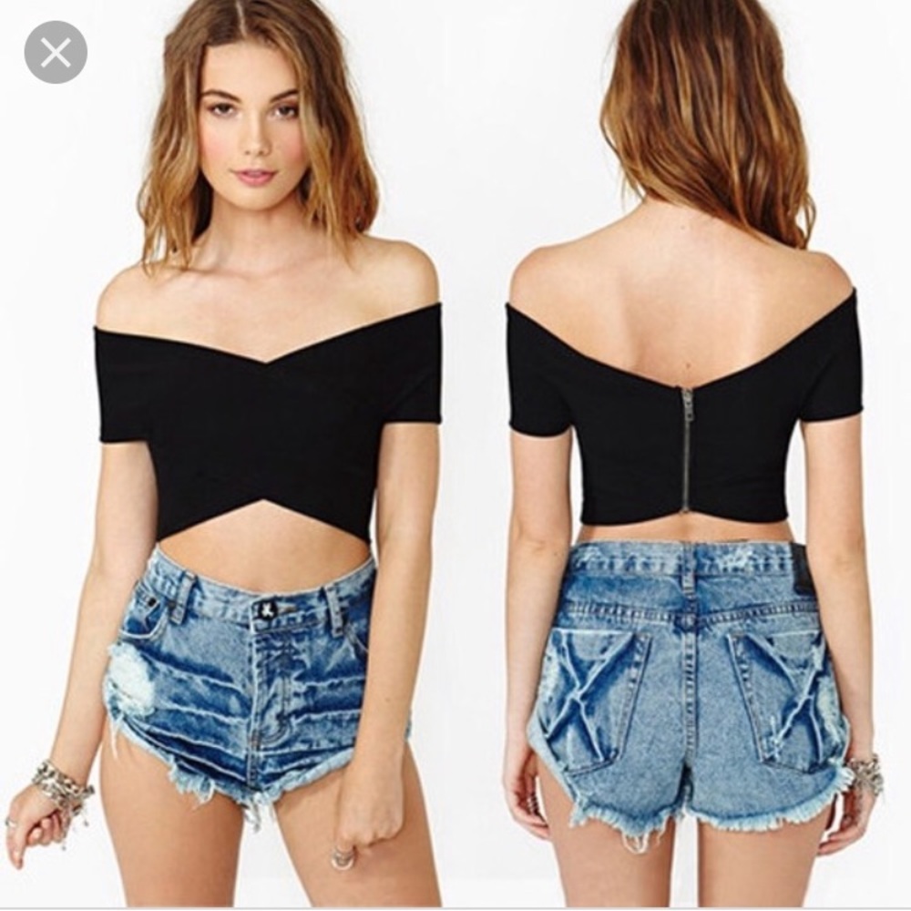 TOBI Crisscross Off the shoulder crop-top
